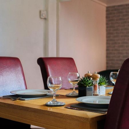 York House - Short Stay Leeds リーズ エクステリア 写真