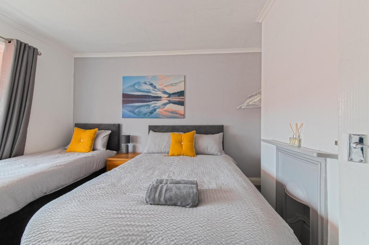 York House - Short Stay Leeds リーズ エクステリア 写真