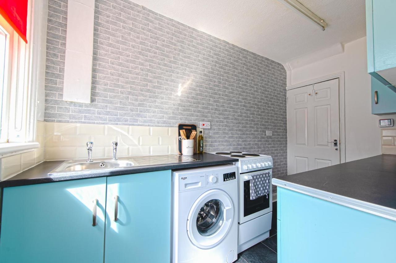 York House - Short Stay Leeds リーズ エクステリア 写真